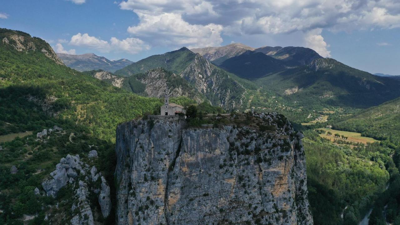 Residence De Plein Air Panoramique A La Porte Des Gorges Du Verdon 卡斯特拉讷 外观 照片